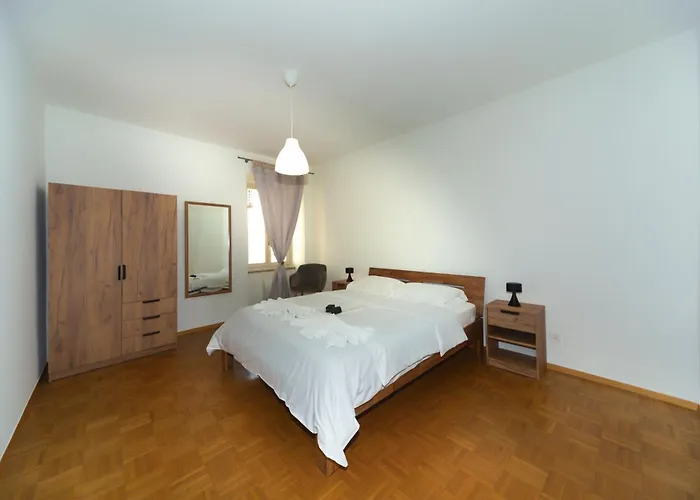 Daire Piazza Grande House